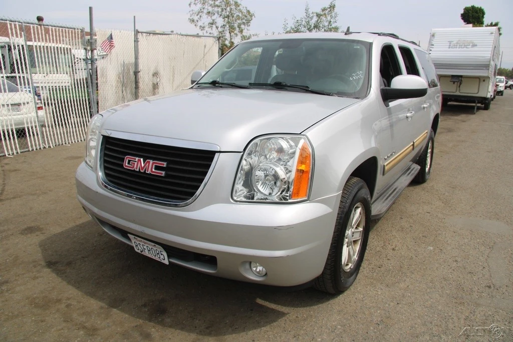 2014 GMC Yukon 3rd Gen - Image 2 of 21