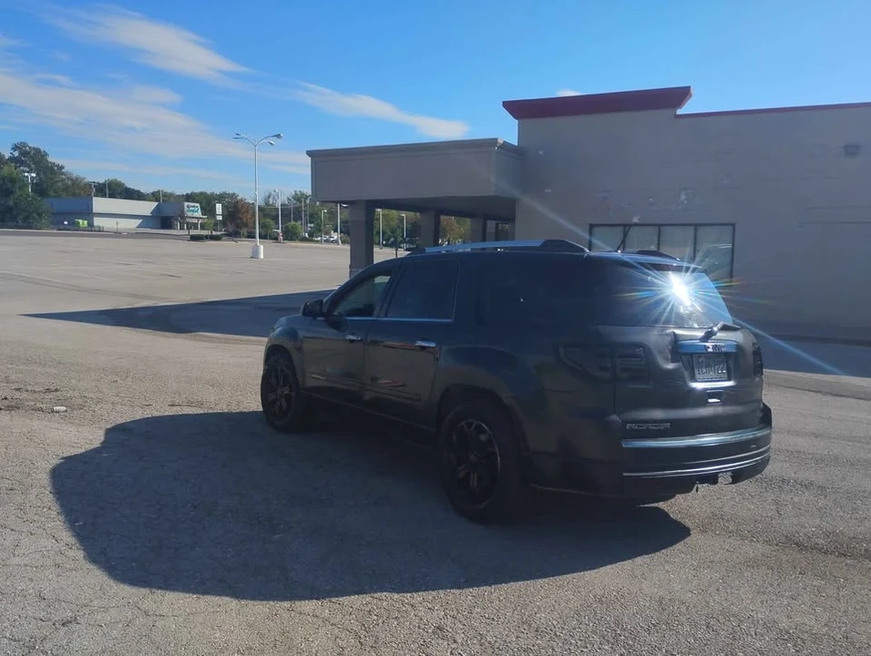 2014 GMC Acadia - Image 2 of 11