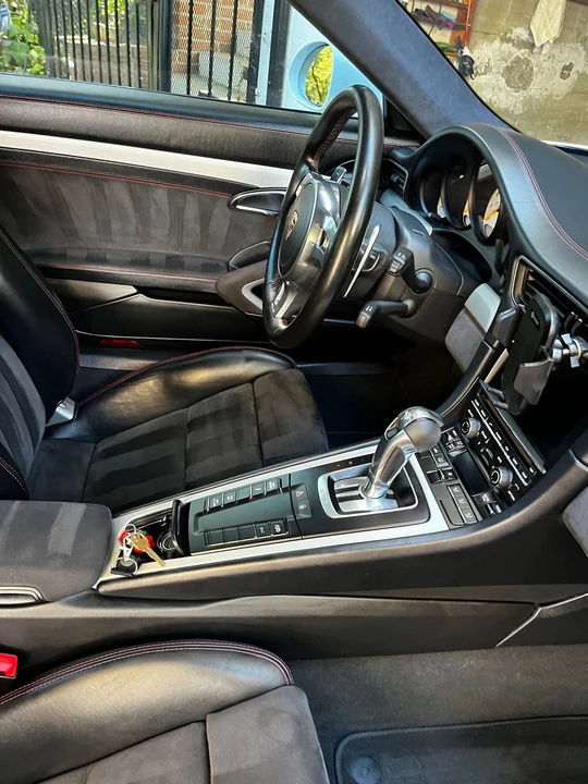 2014 Porsche 991 GT3 - Image 17 of 18