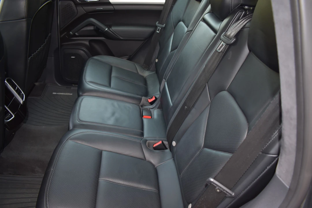 2014 Porsche 958 Cayenne GTS - Image 8 of 28