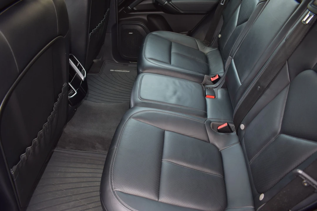 2014 Porsche 958 Cayenne GTS - Image 9 of 28