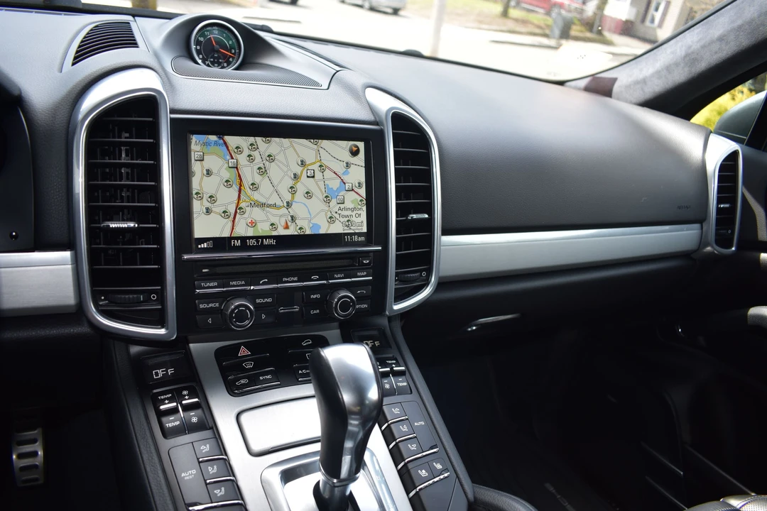 2014 Porsche 958 Cayenne GTS - Image 13 of 28