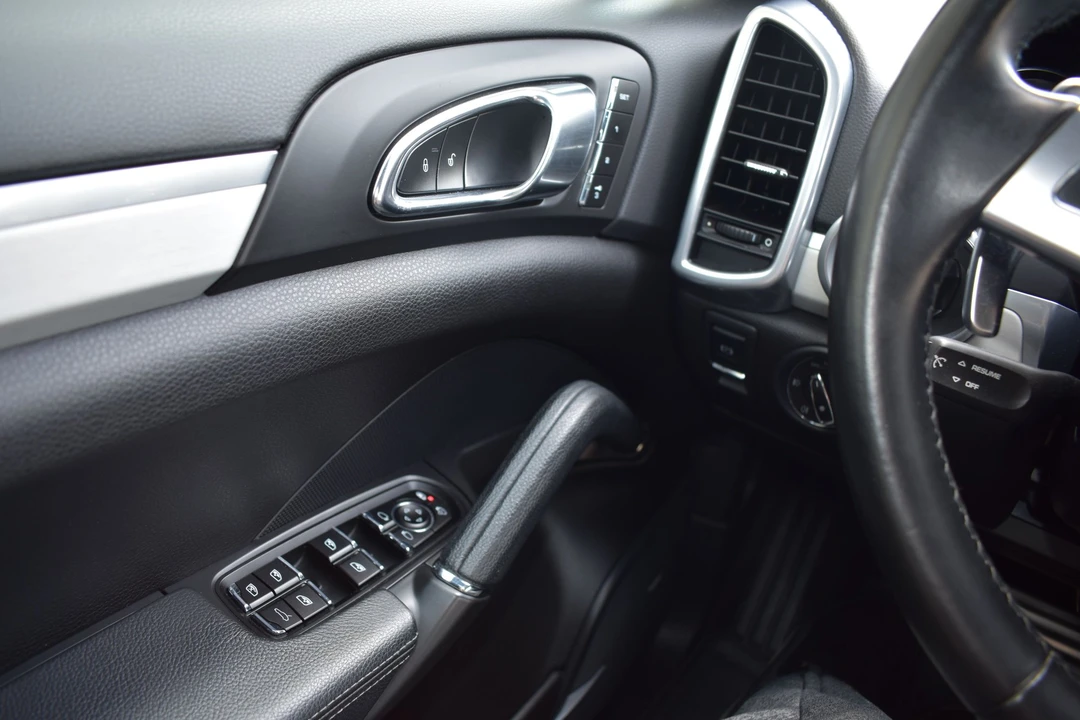2014 Porsche 958 Cayenne GTS - Image 14 of 28