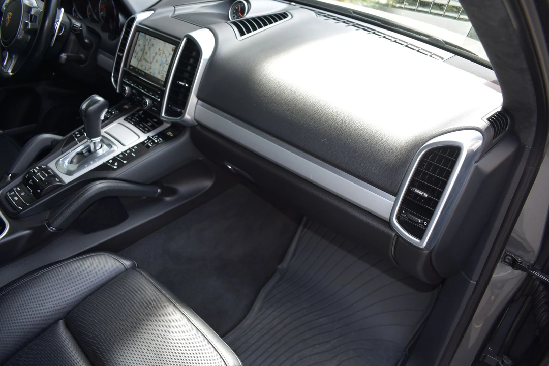 2014 Porsche 958 Cayenne GTS - Image 17 of 28