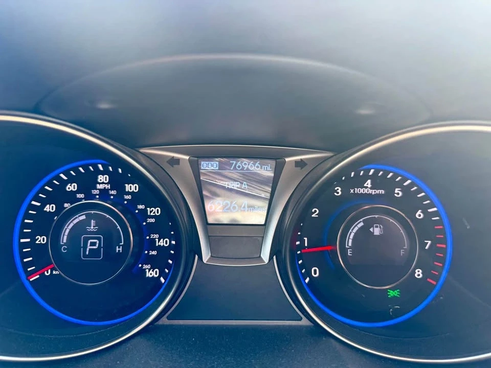 2014 Hyundai Genesis - Image 8 of 10