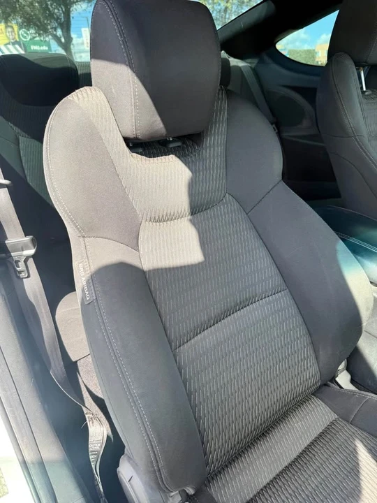 2014 Hyundai Genesis - Image 7 of 10