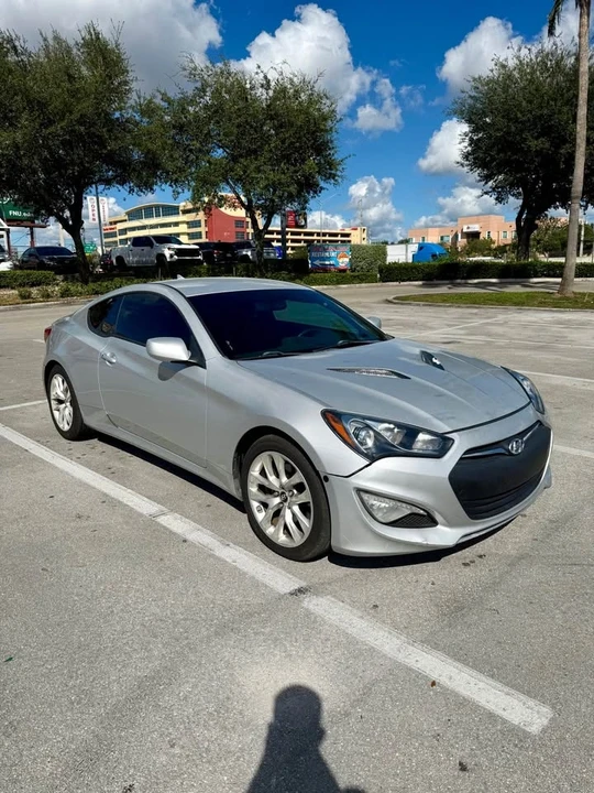 2014 Hyundai Genesis - Image 6 of 10