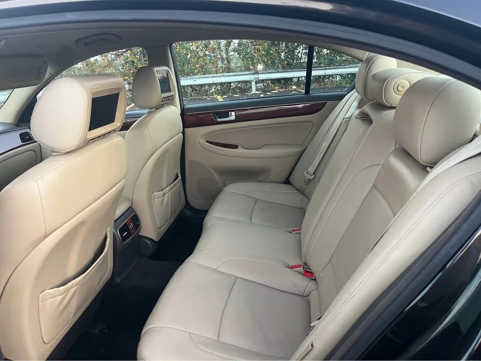 2014 Hyundai Genesis - Image 5 of 15