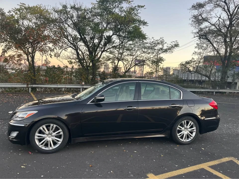 2014 Hyundai Genesis - Image 4 of 15