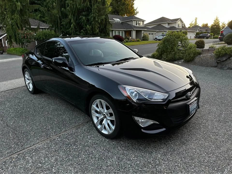 2014 Genesis - Image 2 of 9