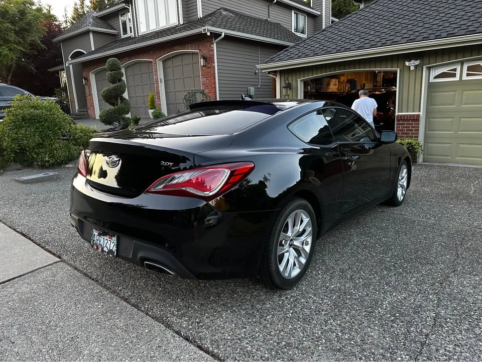 2014 Genesis - Image 4 of 9