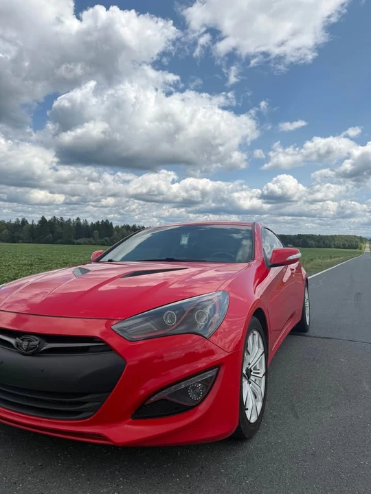 2014 Genesis - Image 2 of 11