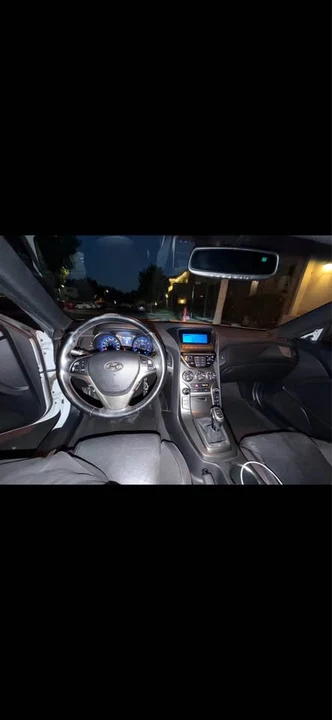 2014 Genesis - Image 9 of 11