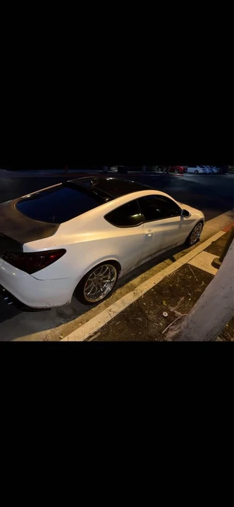 2014 Genesis - Image 2 of 11