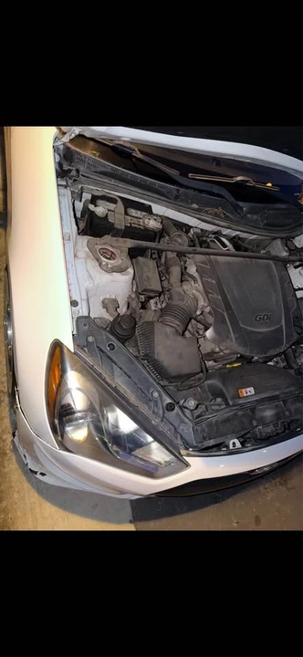 2014 Genesis - Image 4 of 11