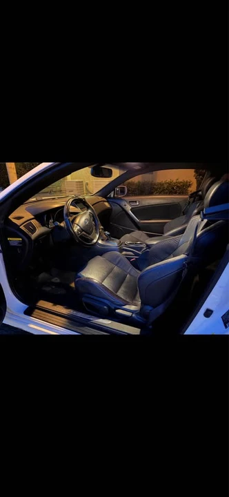 2014 Genesis - Image 8 of 11