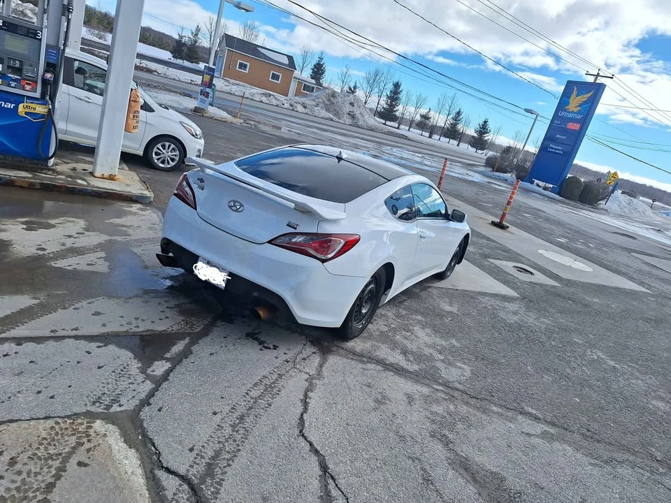 2014 Hyundai Genesis Coupe - Image 3 of 6