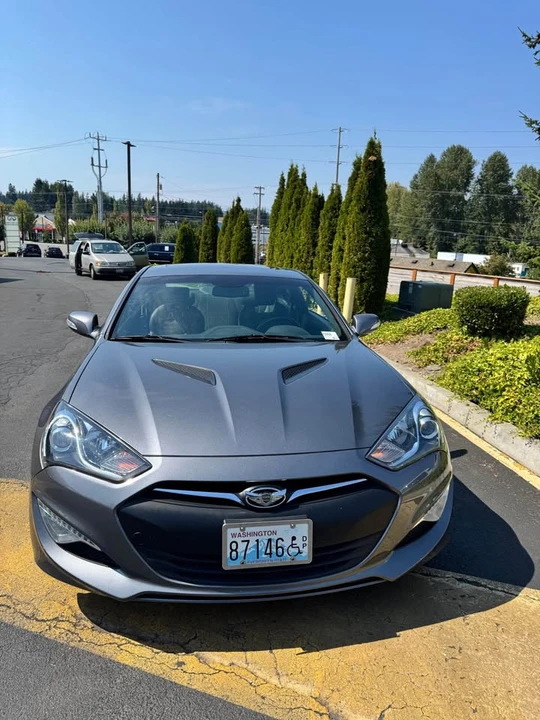 2014 Genesis - Image 4 of 20