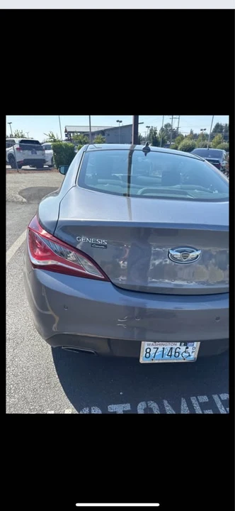 2014 Genesis - Image 8 of 20