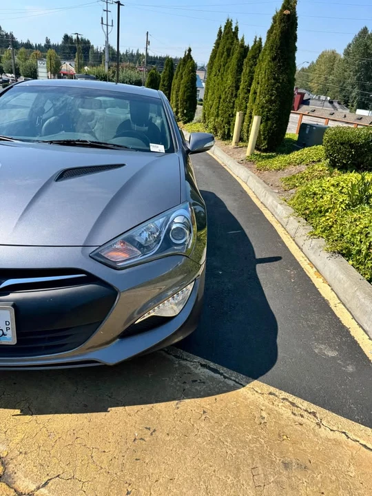 2014 Genesis - Image 2 of 20