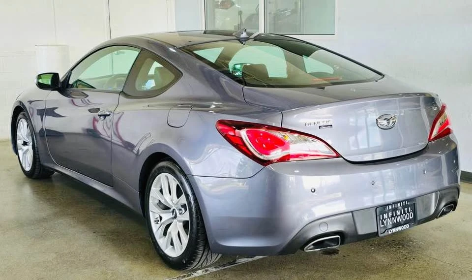 2014 Genesis - Image 18 of 20