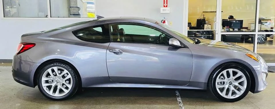 2014 Genesis - Image 15 of 20