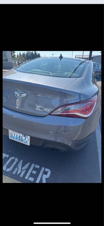 2014 Genesis - Image 10 of 20
