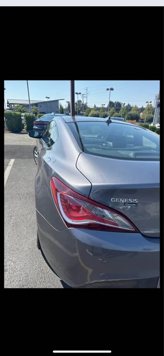 2014 Genesis - Image 7 of 20