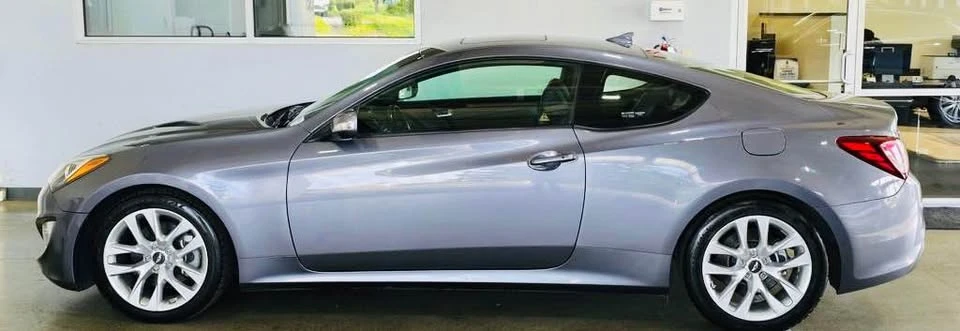 2014 Genesis - Image 17 of 20
