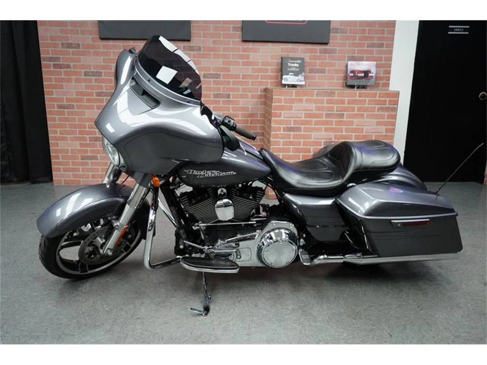 2014 Harley-Davidson - Image 8 of 31