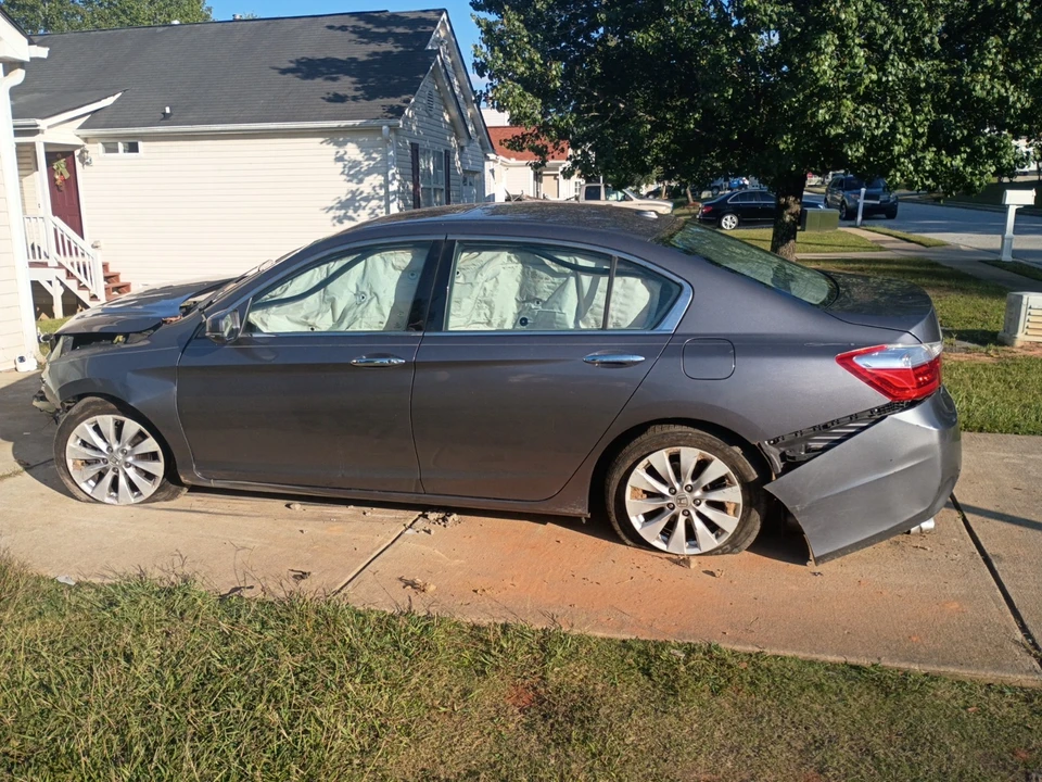 2014 Honda Accord 9th Gen - Image 6 of 6