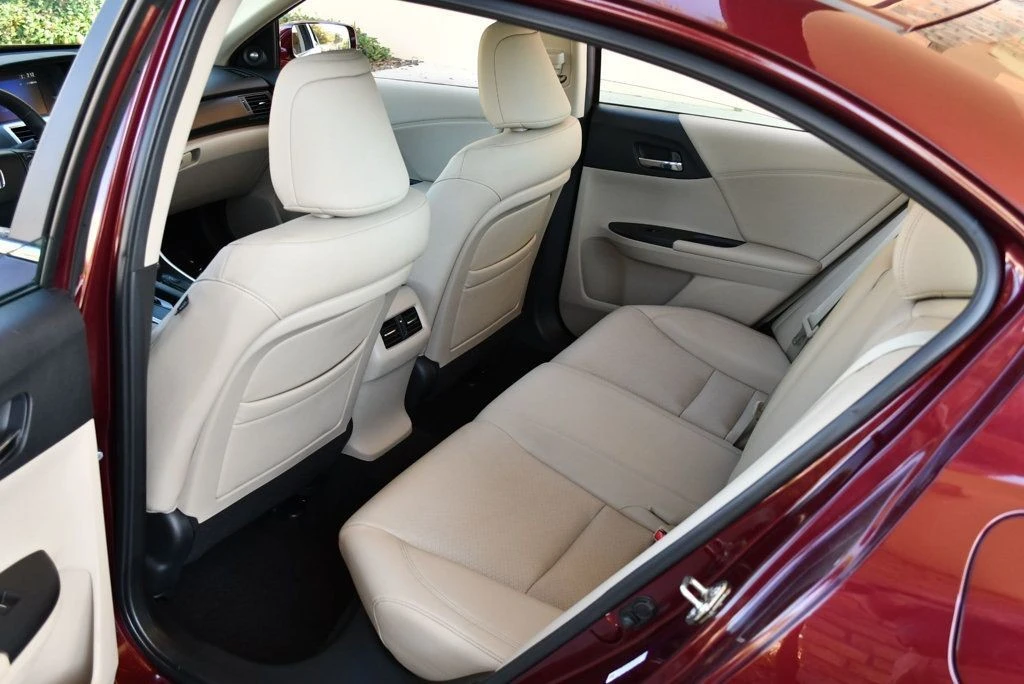 2014 Honda Accord 9th Gen - Image 15 of 31