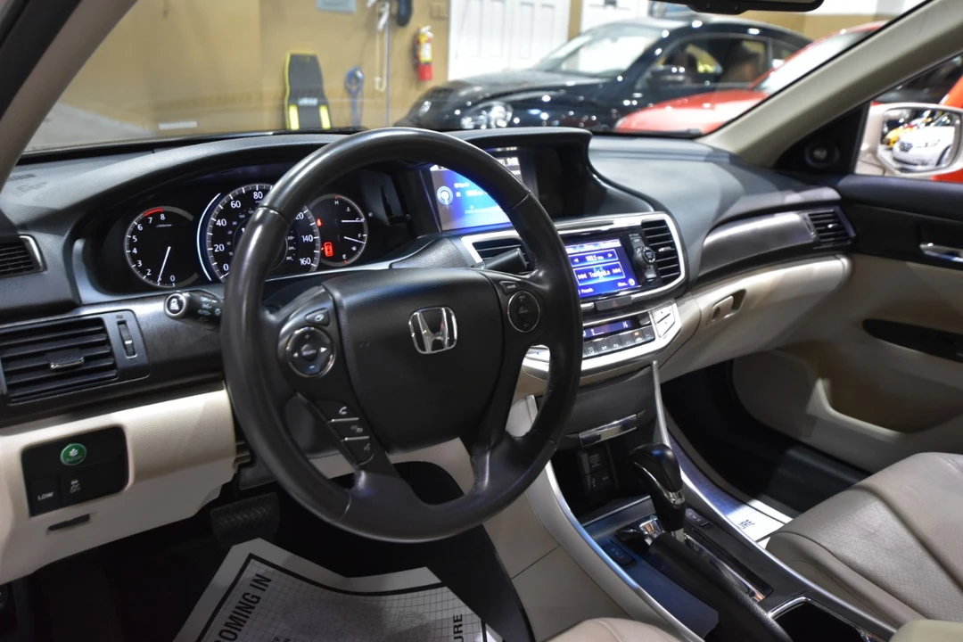 2014 Honda Accord 9th Gen - Image 16 of 21