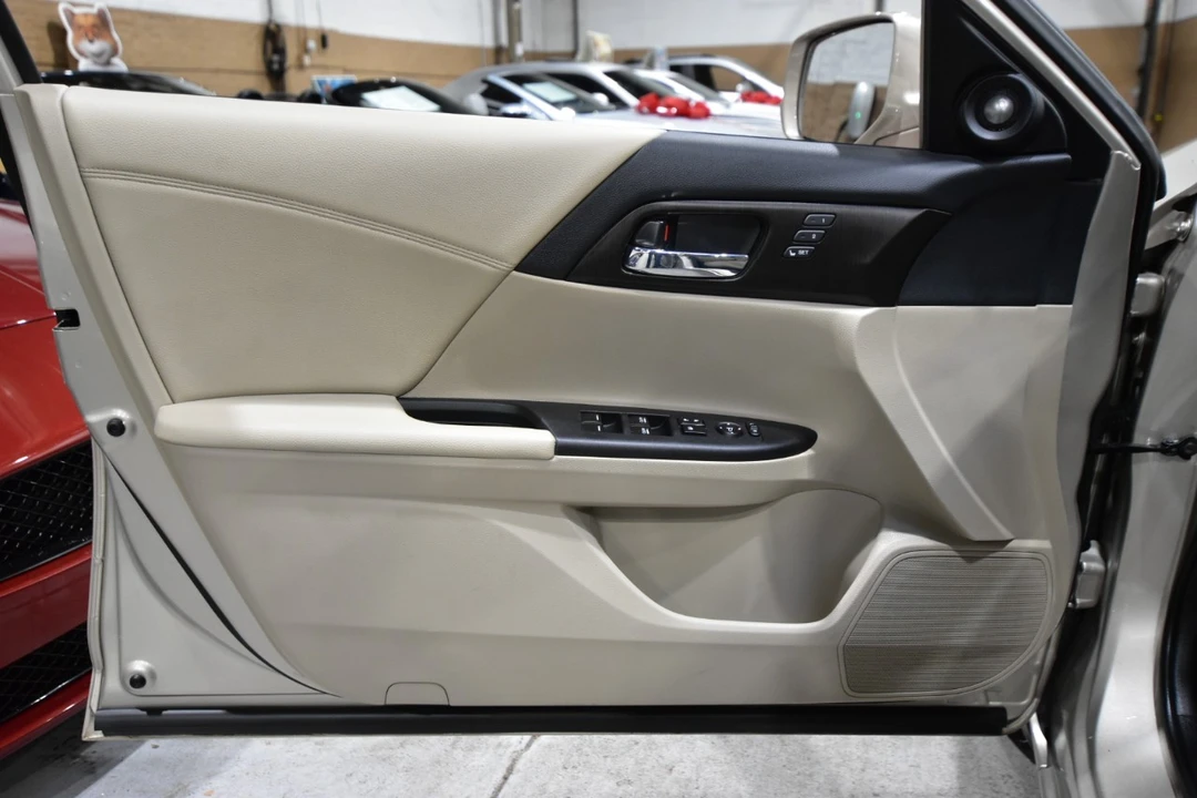 2014 Honda Accord 9th Gen - Image 12 of 21