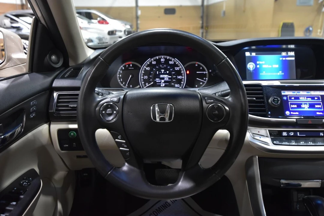 2014 Honda Accord 9th Gen - Image 17 of 21