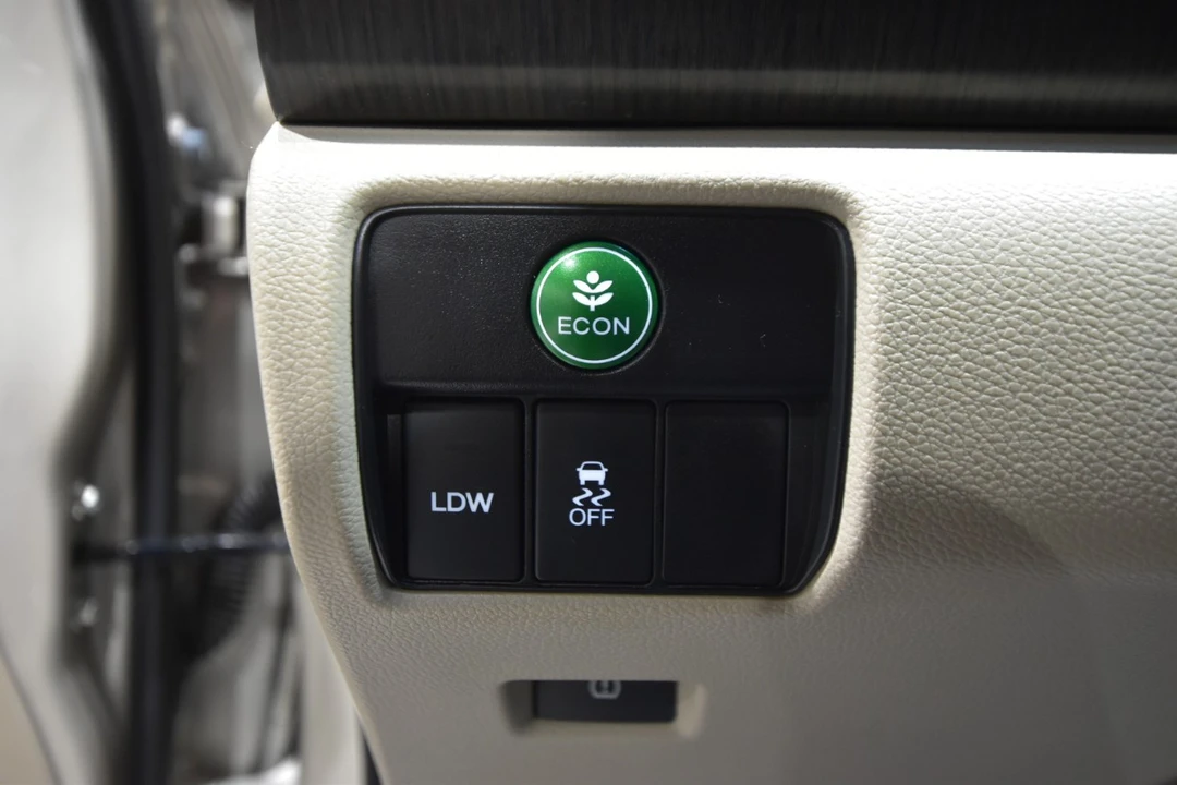 2014 Honda Accord 9th Gen - Image 15 of 21