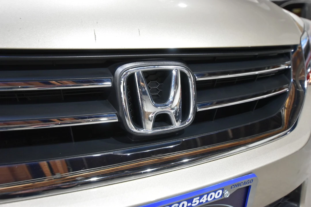 2014 Honda Accord 9th Gen - Image 3 of 21