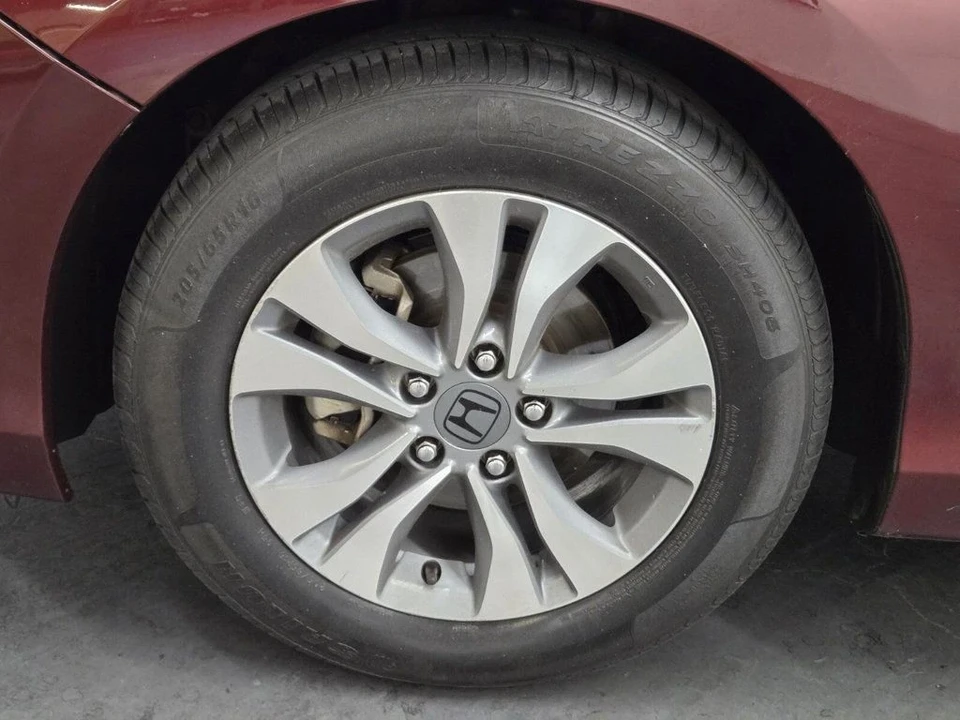 2014 Honda Accord 9th Gen - Image 5 of 12