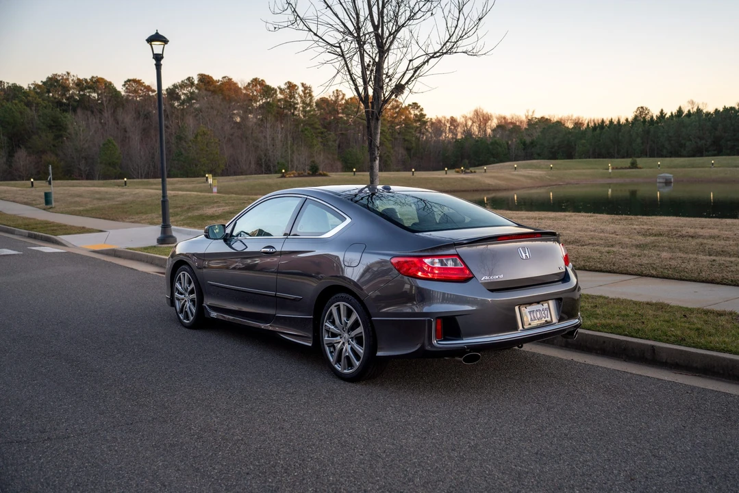 2014 Honda Accord 9th Gen - Image 13 of 31
