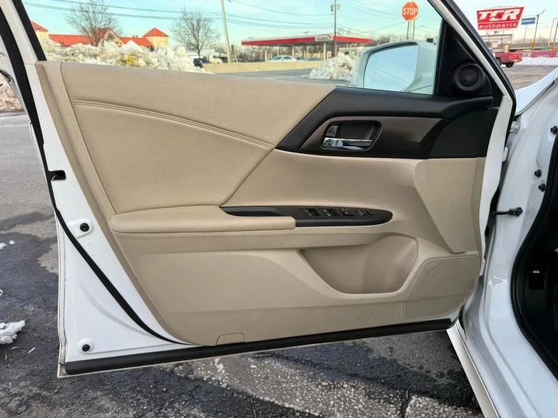 2014 Honda Accord 9th Gen - Image 11 of 12