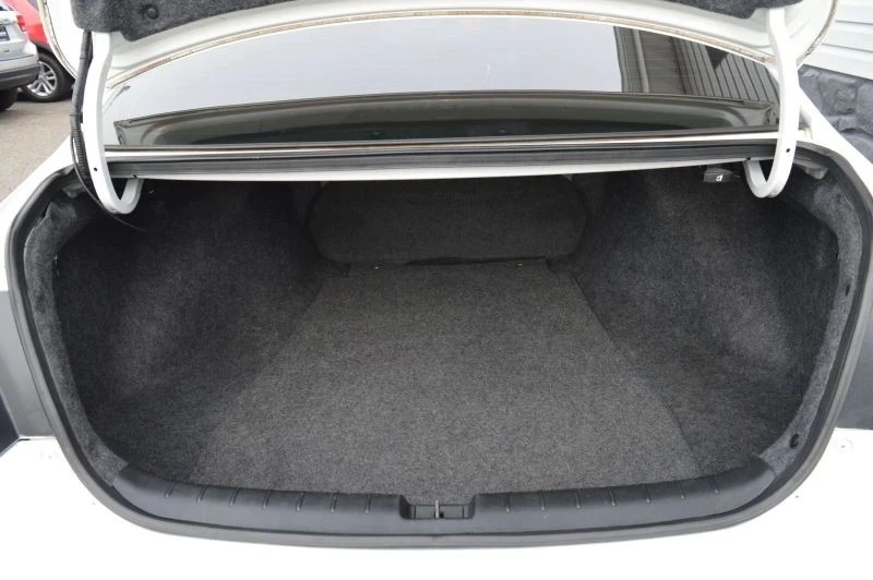 2014 Honda Accord 9th Gen - Image 9 of 12