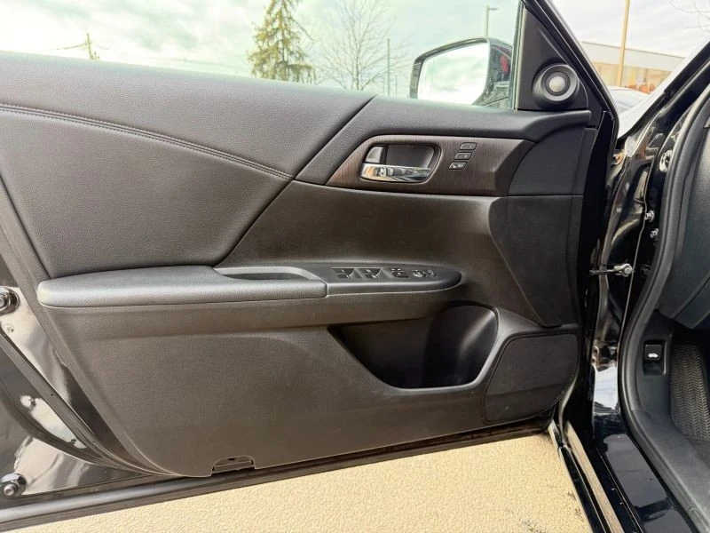 2014 Honda Accord 9th Gen - Image 9 of 12