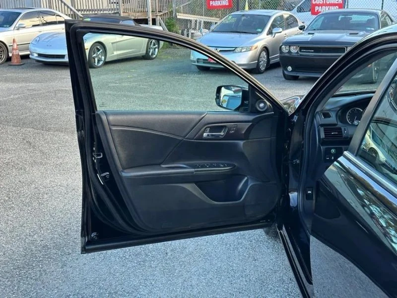 2014 Honda Accord 9th Gen - Image 9 of 12