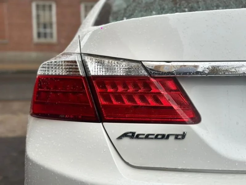 2014 Honda Accord 9th Gen - Image 7 of 12