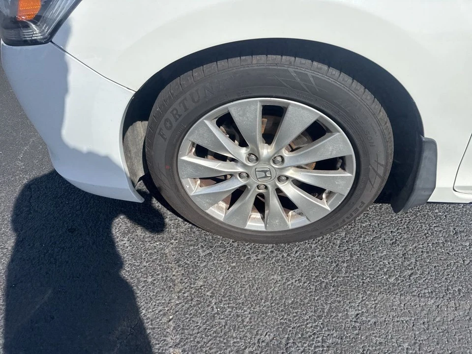 2014 Honda Accord 9th Gen - Image 10 of 21