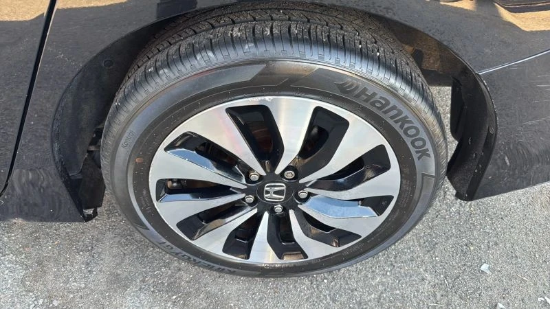 2014 Honda Accord 9th Gen - Image 9 of 12