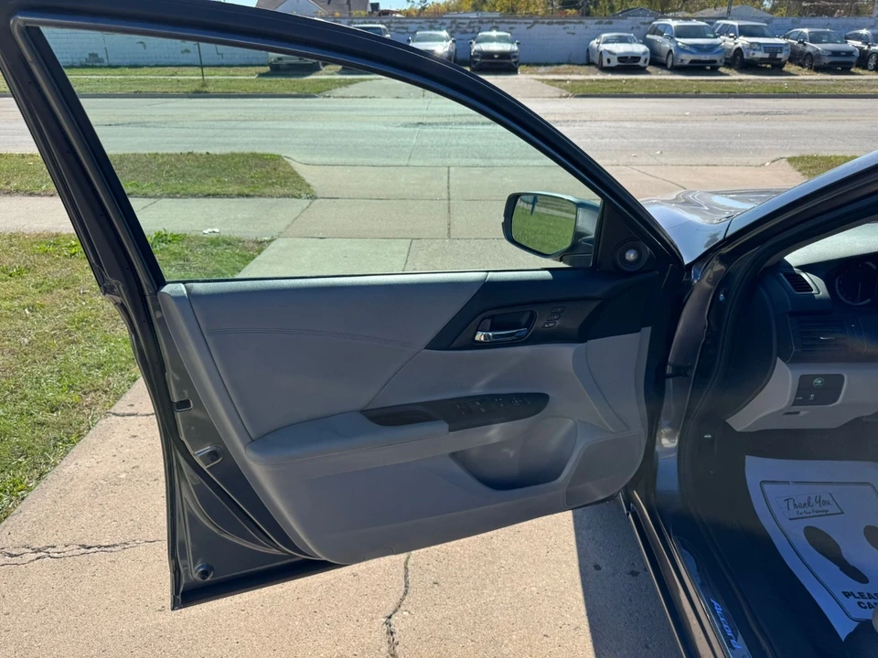 2014 Honda Accord 9th Gen - Image 10 of 21
