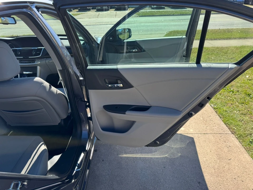 2014 Honda Accord 9th Gen - Image 15 of 21