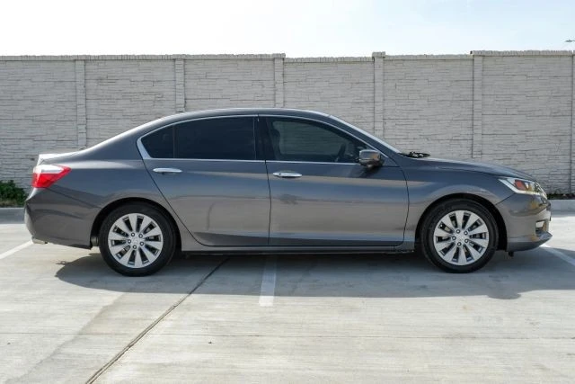 2014 Honda Accord 9th Gen - Image 9 of 21