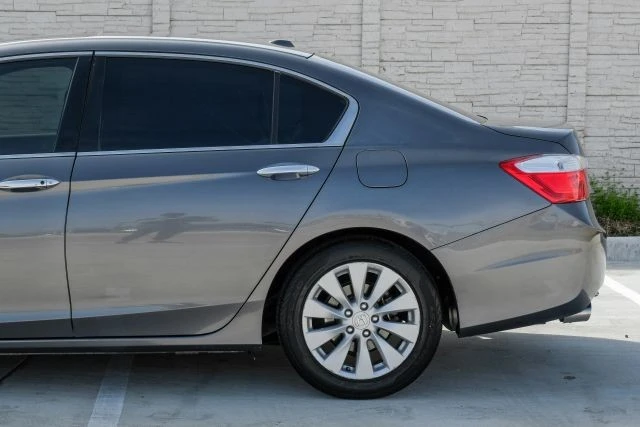 2014 Honda Accord 9th Gen - Image 15 of 21